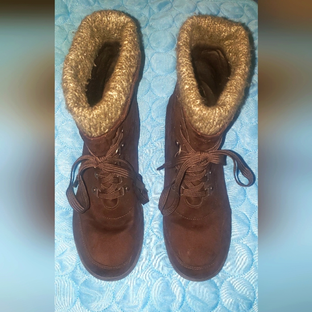Brown Guess Boots Size 10 flat